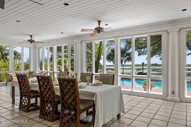 130 Harbour Drive, Hubert, NC 28539