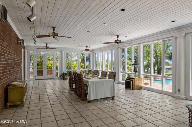 130 Harbour Drive, Hubert, NC 28539