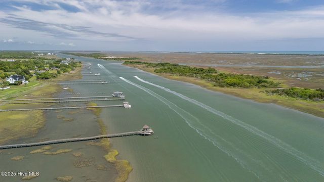 130 Harbour Drive, Hubert, NC 28539