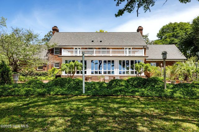 130 Harbour Drive, Hubert, NC 28539