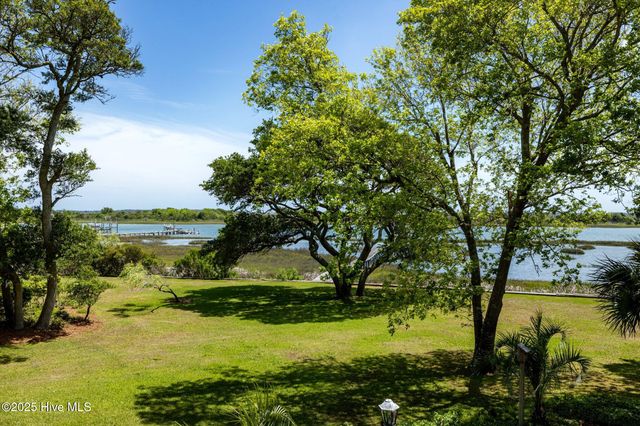 130 Harbour Drive, Hubert, NC 28539