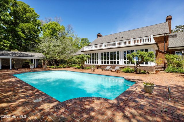 130 Harbour Drive, Hubert, NC 28539
