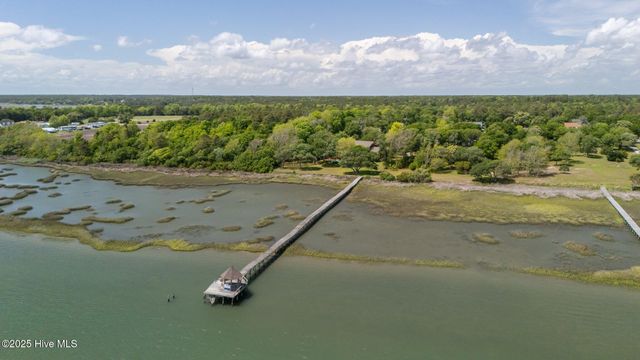 130 Harbour Drive, Hubert, NC 28539