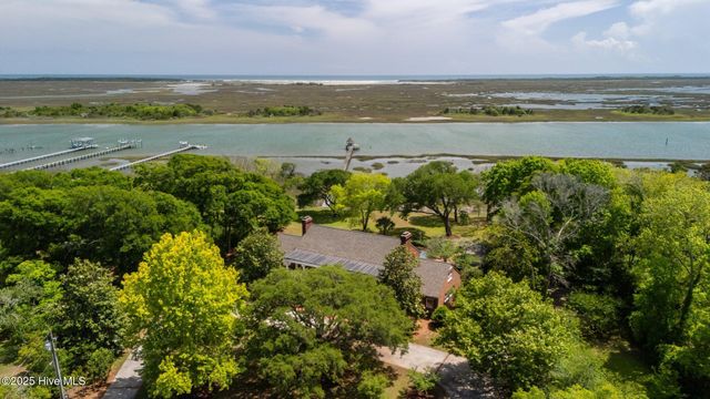 130 Harbour Drive, Hubert, NC 28539