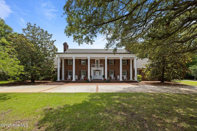 130 Harbour Drive, Hubert, NC 28539