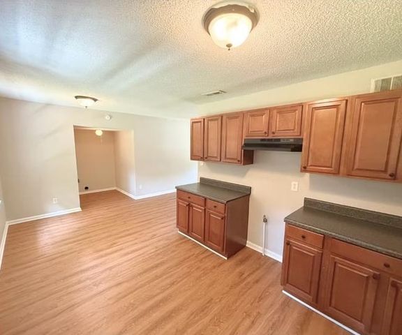 2011 LAURETTA AVE, Memphis, TN 38127