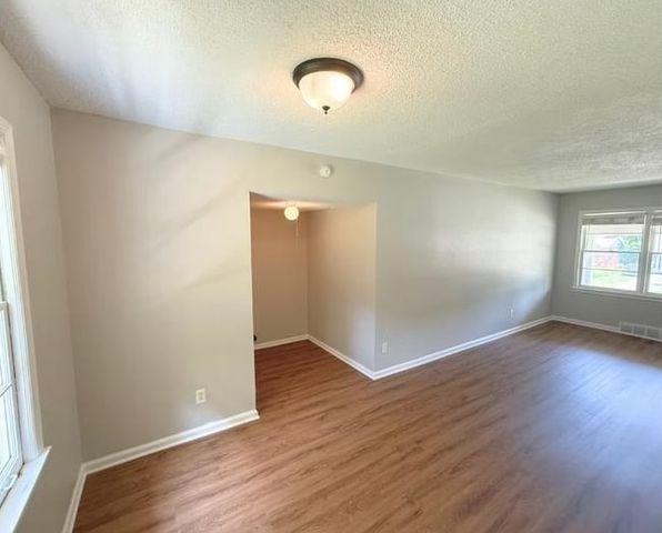 2011 LAURETTA AVE, Memphis, TN 38127