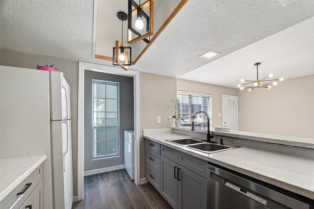 781 Country Place Drive 2054, Houston, TX 77079