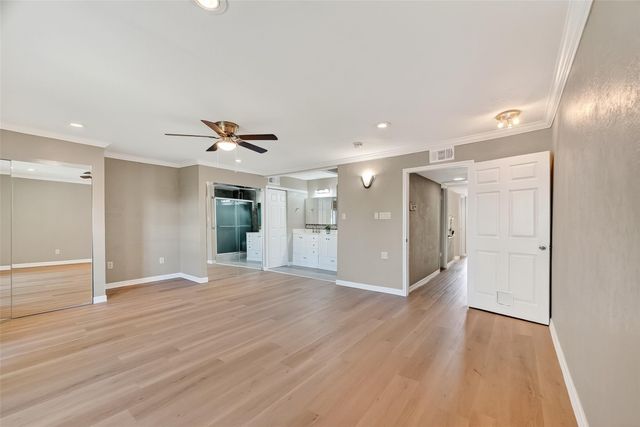 781 Country Place Drive 2054, Houston, TX 77079