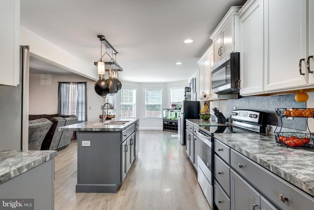 250 CALLIE DR, York, PA 17404