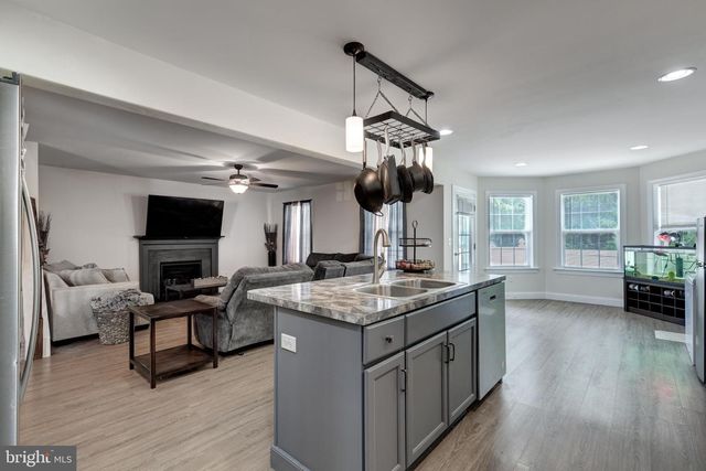 250 CALLIE DR, York, PA 17404