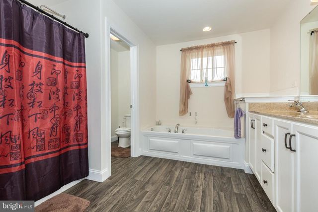 250 CALLIE DR, York, PA 17404