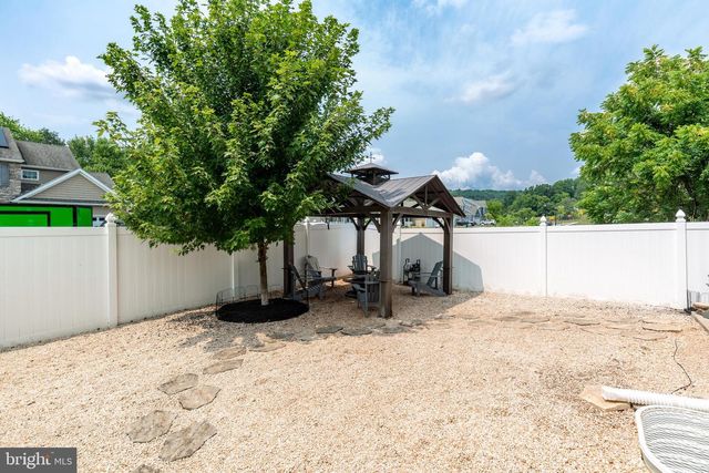 250 CALLIE DR, York, PA 17404