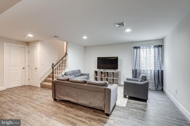 250 CALLIE DR, York, PA 17404