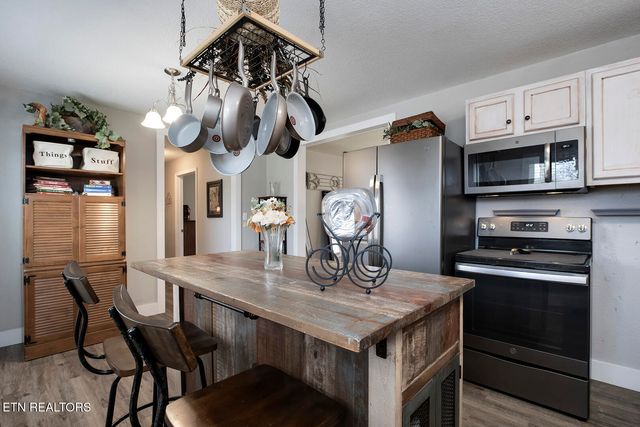 350 E Walnut St, Madisonville, TN 37354