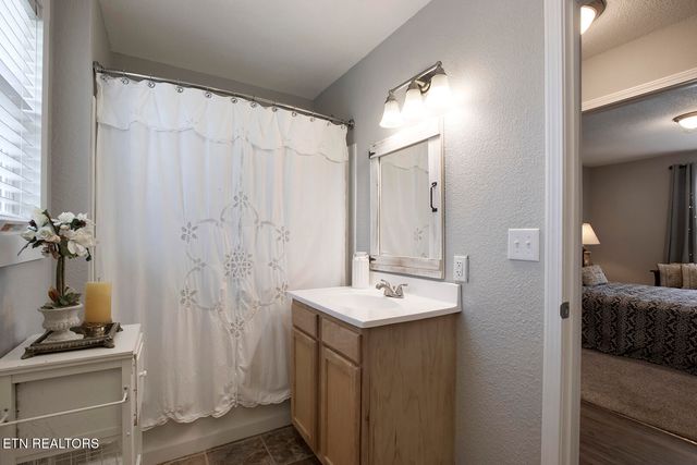 350 E Walnut St, Madisonville, TN 37354