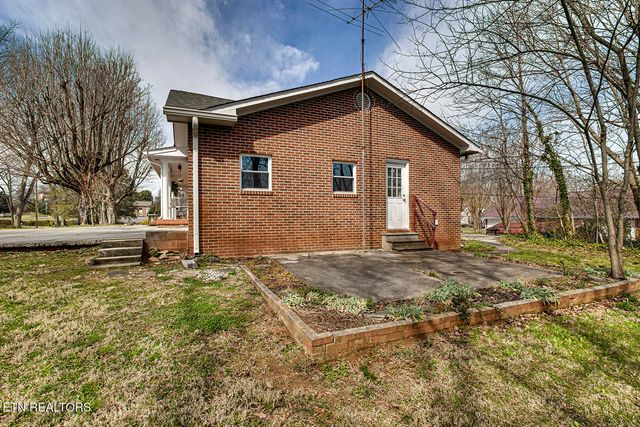 350 E Walnut St, Madisonville, TN 37354