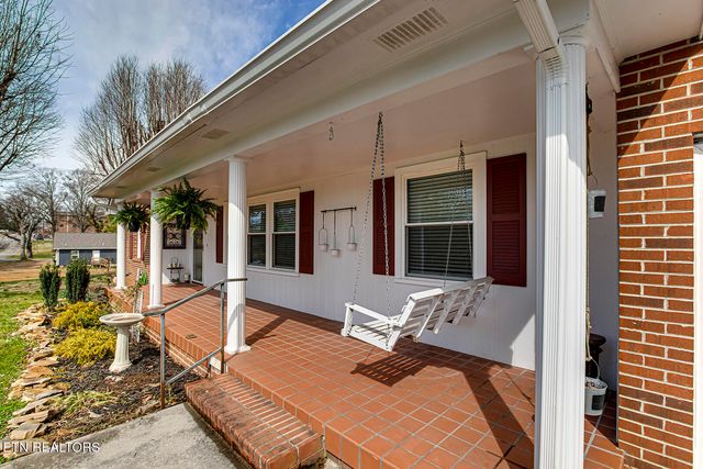 350 E Walnut St, Madisonville, TN 37354