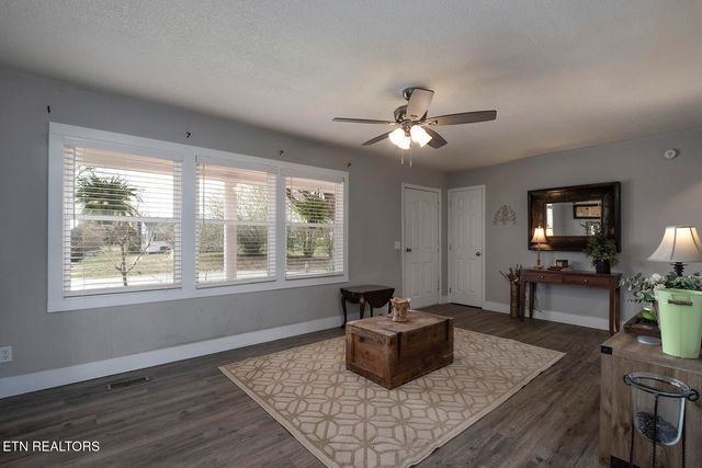 350 E Walnut St, Madisonville, TN 37354