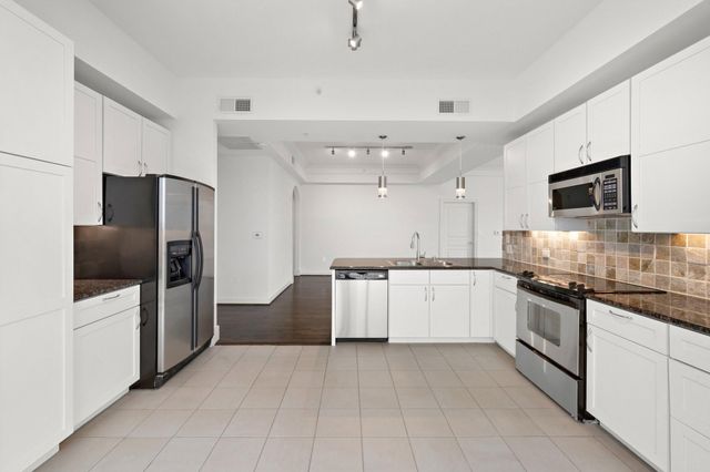 3333 Allen Parkway 801, Houston, TX 77019