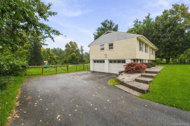 21 Pulling Road, Lagrangeville, NY 12540