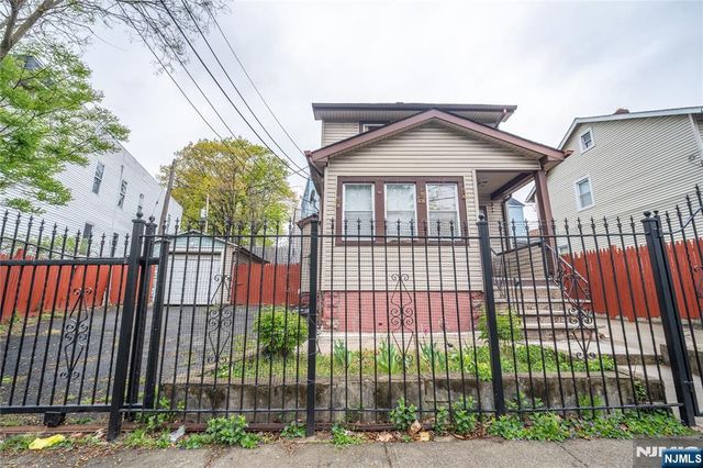 25-27 Goodwin Avenue, Newark, NJ 07112