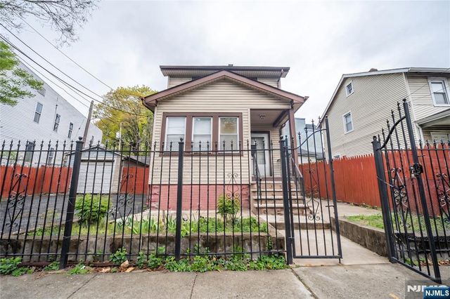 25-27 Goodwin Avenue, Newark, NJ 07112