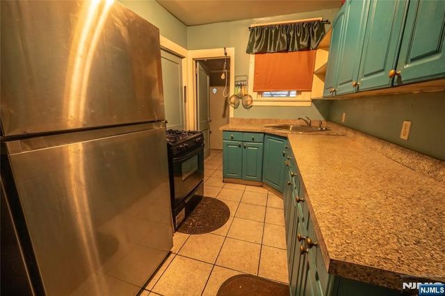 25-27 Goodwin Avenue, Newark, NJ 07112