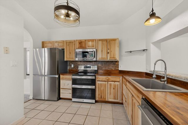 6205 Coppice Drive NW, Albuquerque, NM 87120