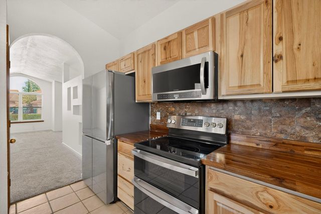 6205 Coppice Drive NW, Albuquerque, NM 87120