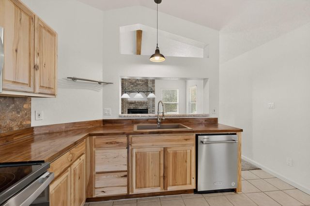 6205 Coppice Drive NW, Albuquerque, NM 87120
