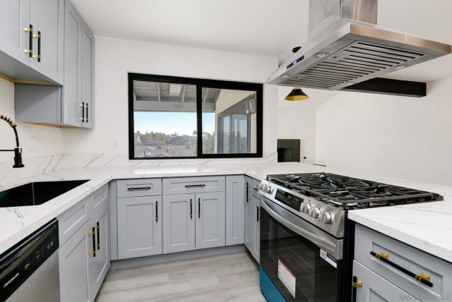 6035 Harps Ct, San Diego, CA 92114