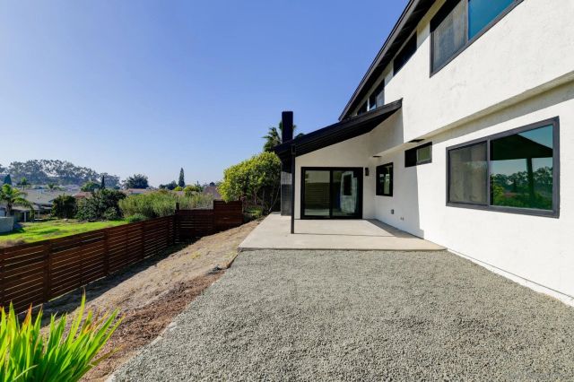 6035 Harps Ct, San Diego, CA 92114