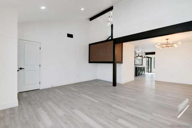 6035 Harps Ct, San Diego, CA 92114