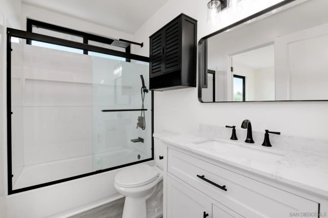 6035 Harps Ct, San Diego, CA 92114