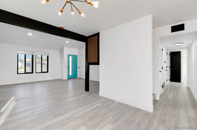 6035 Harps Ct, San Diego, CA 92114