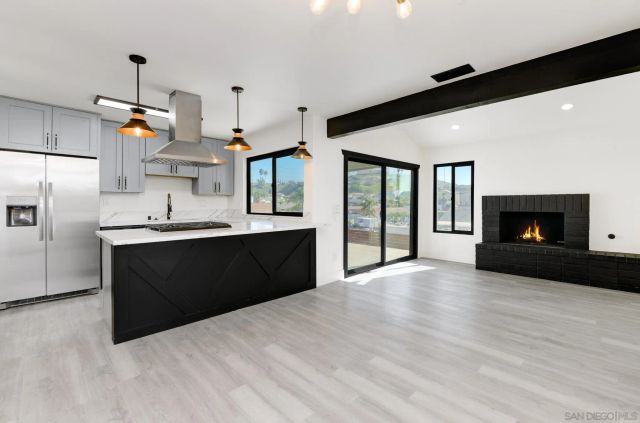 6035 Harps Ct, San Diego, CA 92114