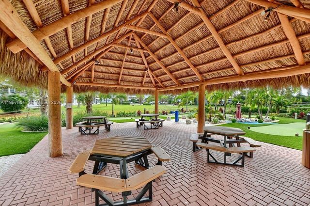 308 N Markham N 308, Deerfield Beach, FL 33442