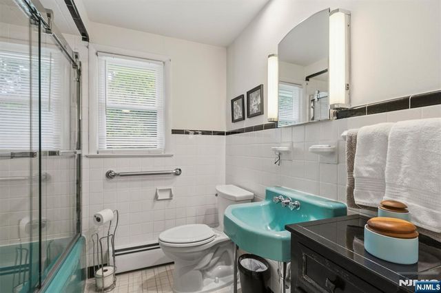 136 Grand Avenue, Park Ridge, NJ 07656
