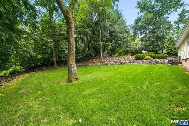 136 Grand Avenue, Park Ridge, NJ 07656