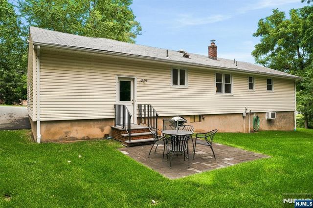 136 Grand Avenue, Park Ridge, NJ 07656
