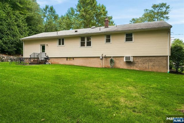 136 Grand Avenue, Park Ridge, NJ 07656
