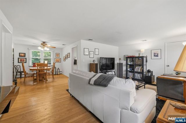 136 Grand Avenue, Park Ridge, NJ 07656