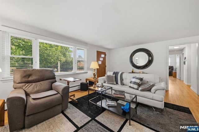 136 Grand Avenue, Park Ridge, NJ 07656