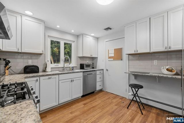 136 Grand Avenue, Park Ridge, NJ 07656