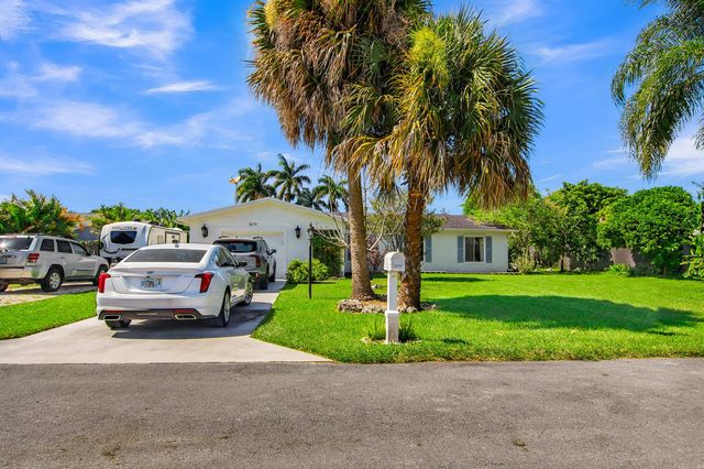 3079 Indian Trail, Lake Worth, FL 33462