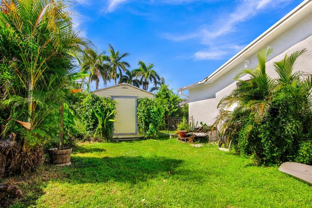 3079 Indian Trail, Lake Worth, FL 33462