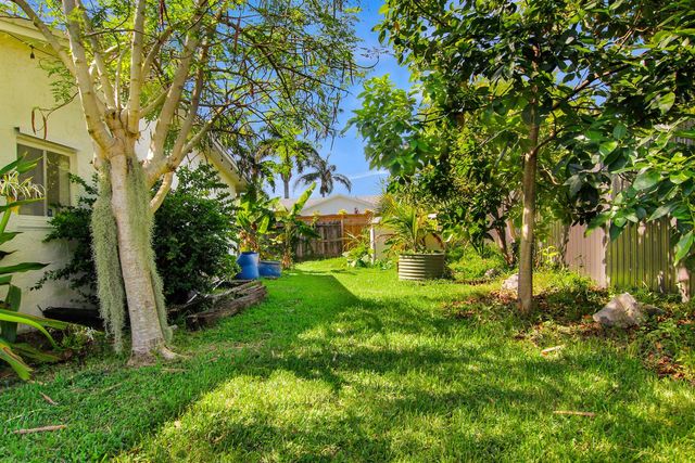 3079 Indian Trail, Lake Worth, FL 33462