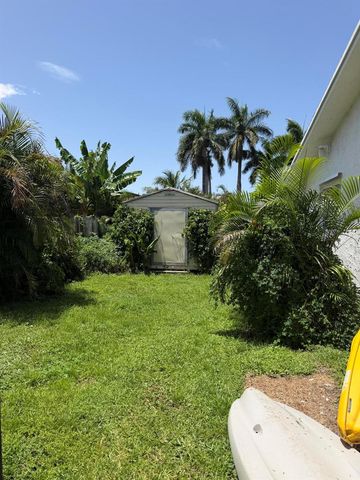 3079 Indian Trail, Lake Worth, FL 33462