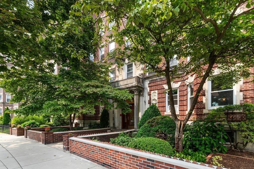 131 Park Drive G3, Boston, MA 02215